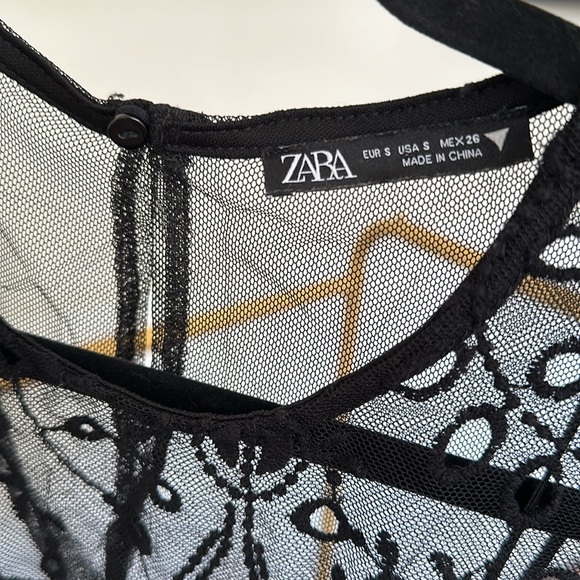 Black Zara long sleeve crop top with capped sleeves and lace - Picture 3 of 6